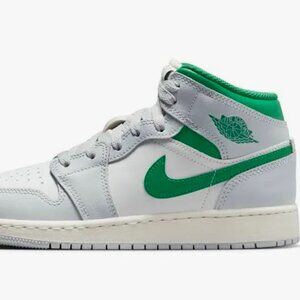 Jordan Kids' Grade School Air Jordan 1 Mid Basektball shoes